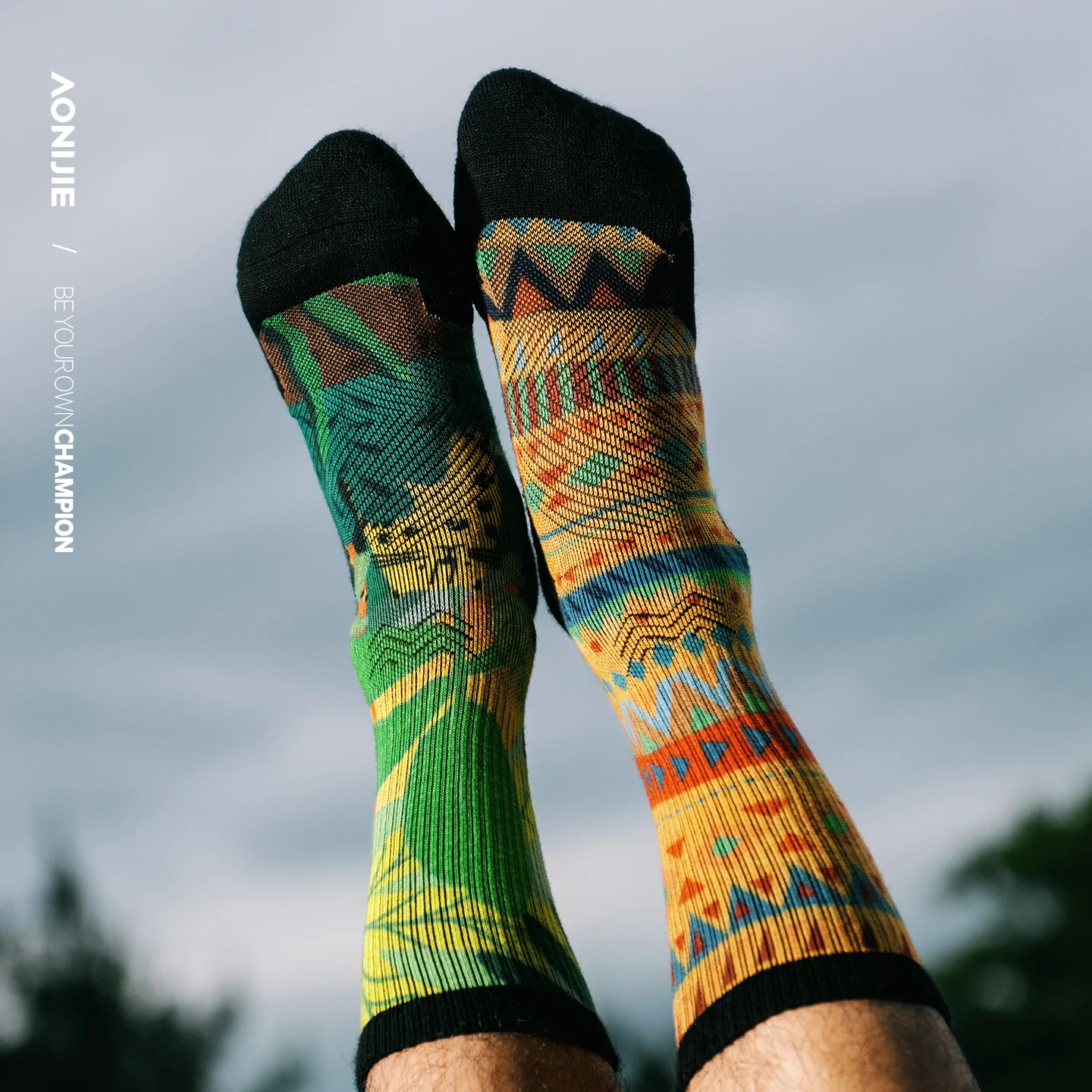 AONIJIE Outdoor Wool Crew Sock - مراجعة Wool Hiking Sock وسعره