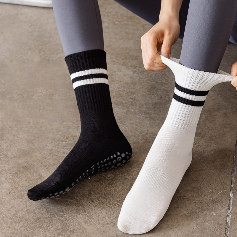 Women Non Slip Yoga Socks, Gri - مراجعة No Show Sock Women وسعره