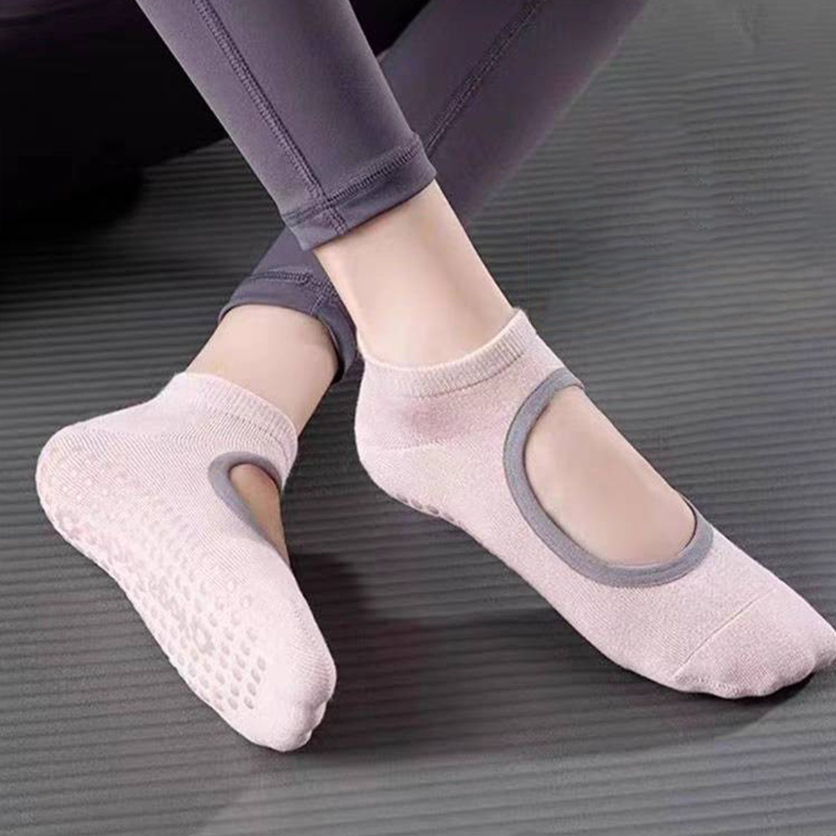 Non-Slip Yoga Socks for Women  - مراجعة Grip Sock Yoga وسعره