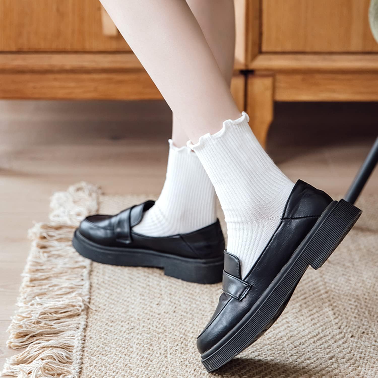 Women's Ruffle Turn-Cuff Casua - مراجعة Cotton Crew Sock Pack وسعره