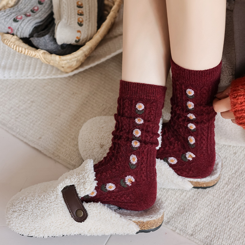 Korean Sweet Floral Wool Mid-C - مراجعة Boot Sock Slouchy وسعره
